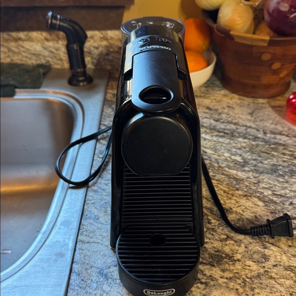 DeLonghi Nespresso Essenza Mini Espresso Machine Black